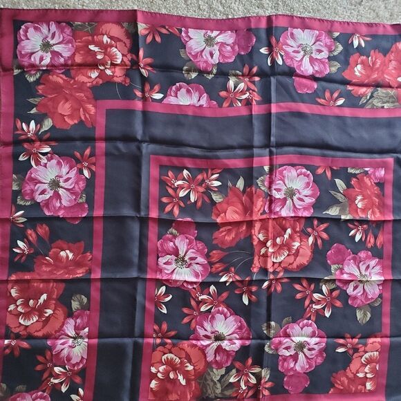 Oscar de la Renta Square Floral Satin scarf wrap - Picture 13 of 14